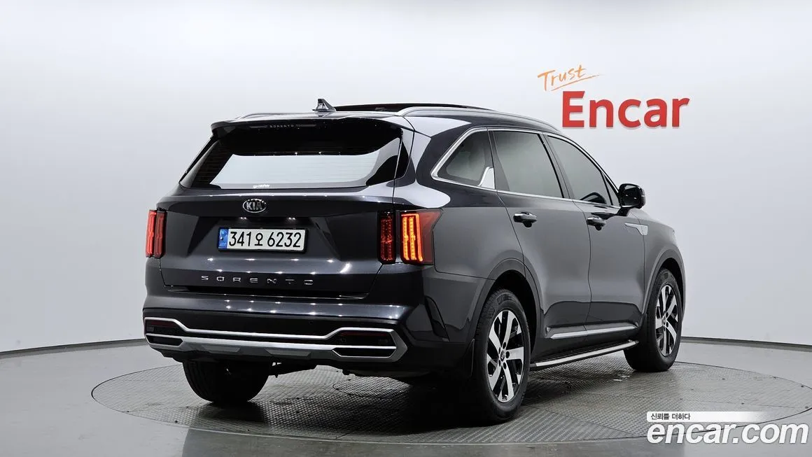 Kia Sorento — фото 8