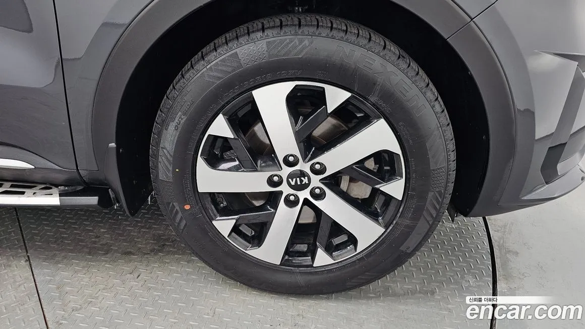 Kia Sorento — фото 5
