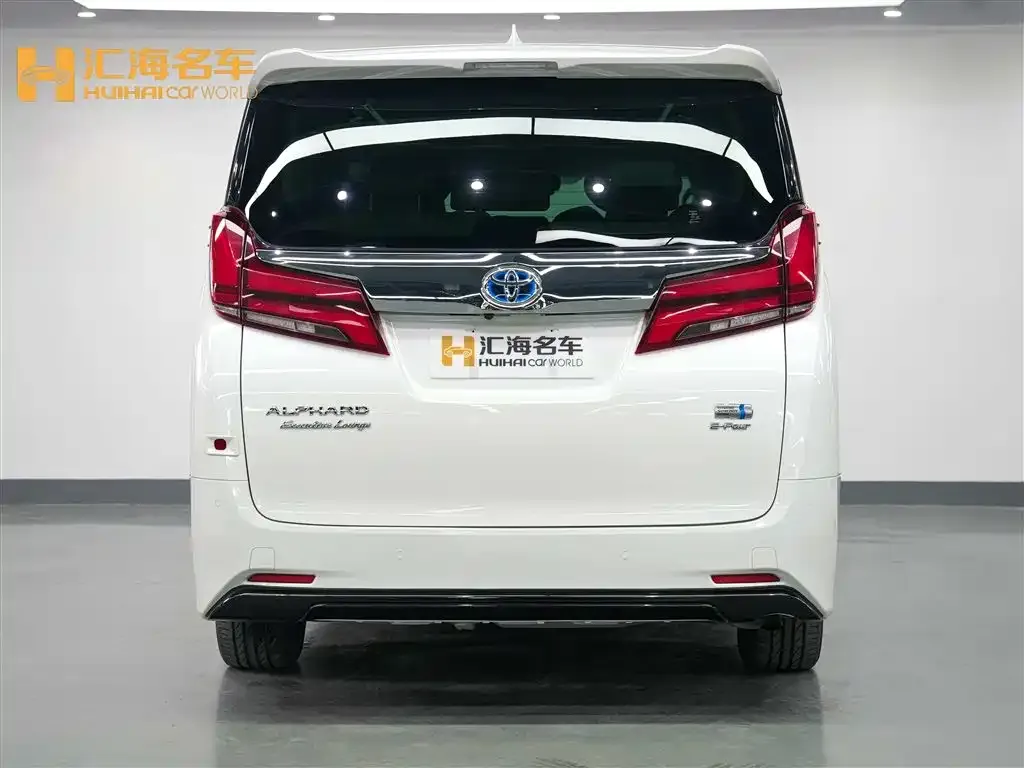 Toyota Alphard — фото 5