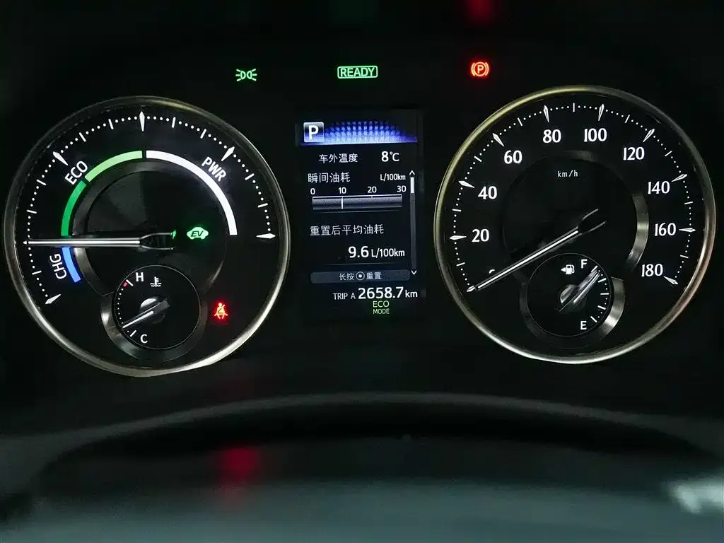 Toyota Alphard — фото 3