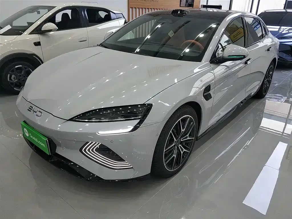BYD Seal — фото 1