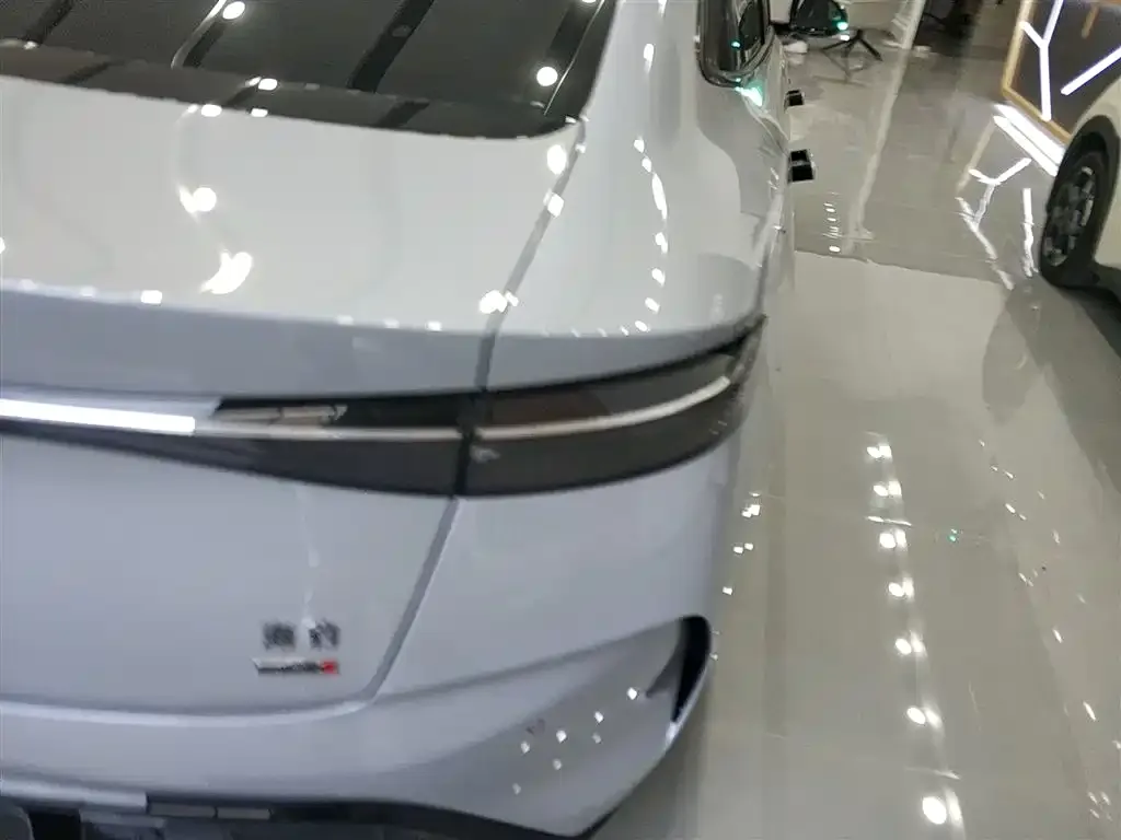 BYD Seal — фото 2