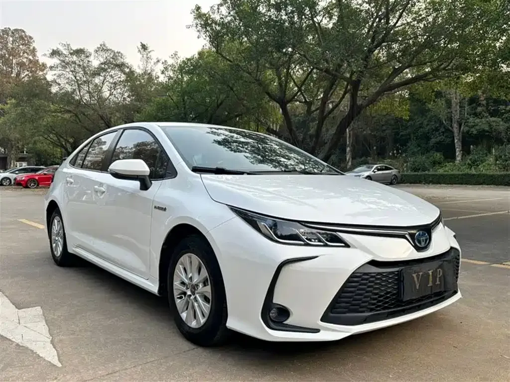 Toyota Corolla — фото 3