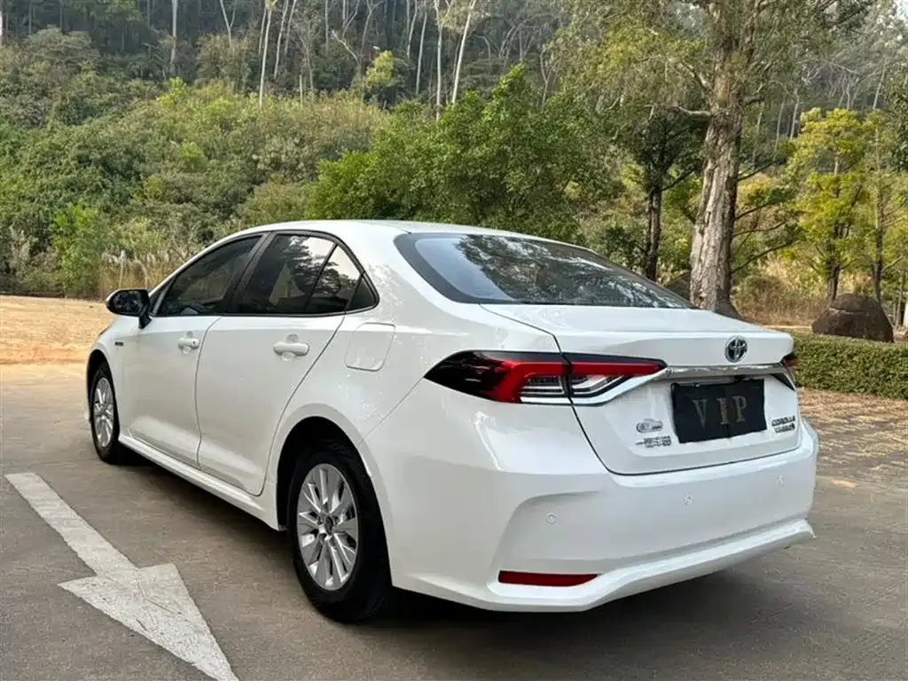 Toyota Corolla — фото 2
