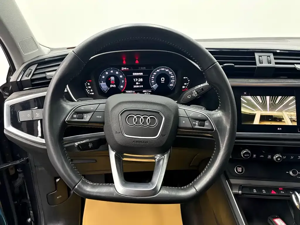 Audi Q3 — фото 8