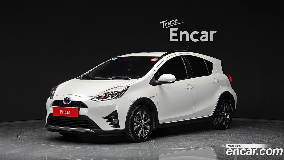 Toyota Prius — фото 1