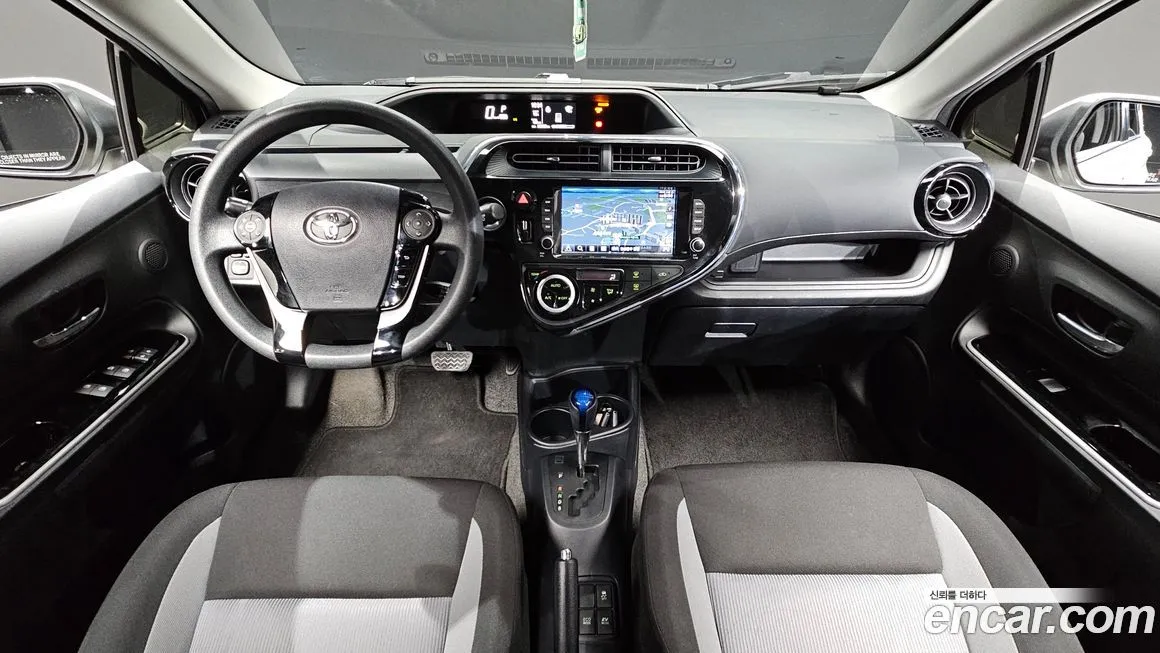 Toyota Prius — фото 6