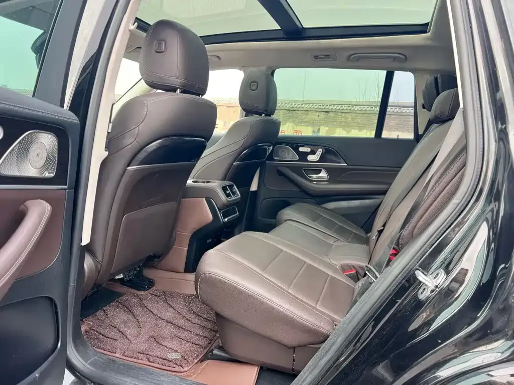 Mercedes-Benz GLS — фото 9