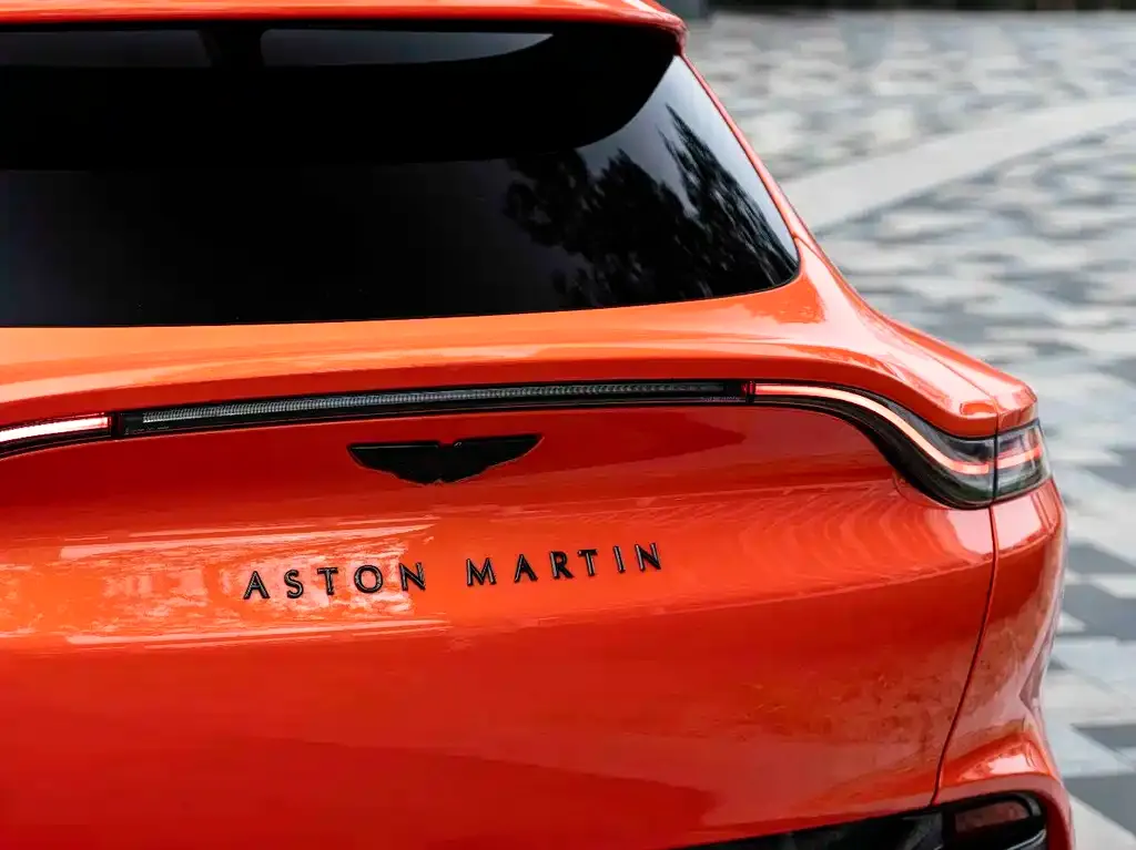 Aston Martin DBX — фото 4
