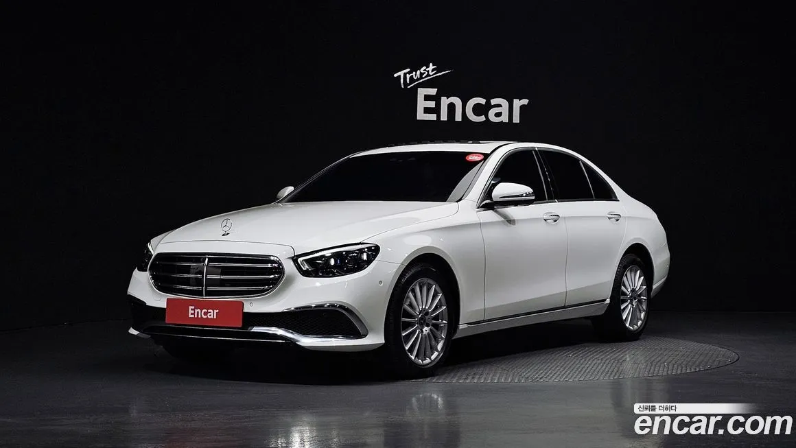 Mercedes-Benz E-Class — фото 1