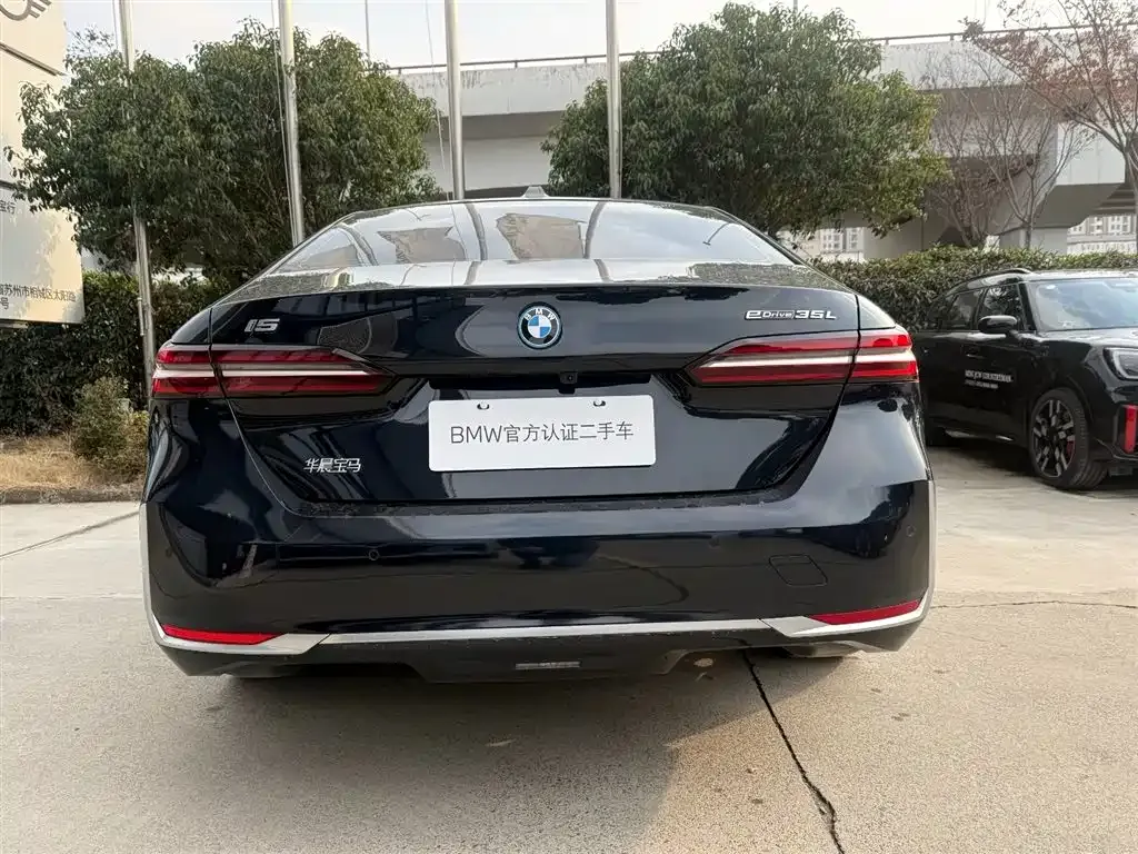 BMW i5 — фото 10