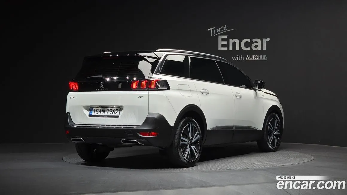 Peugeot 5008 — фото 10