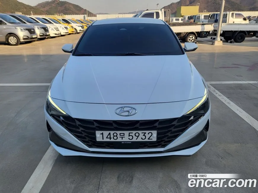 Hyundai AVANTE — фото 1