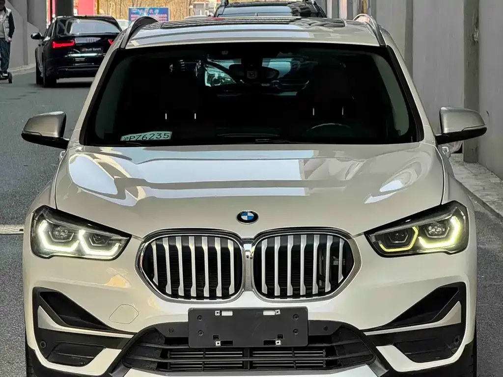 BMW X1 — фото 5
