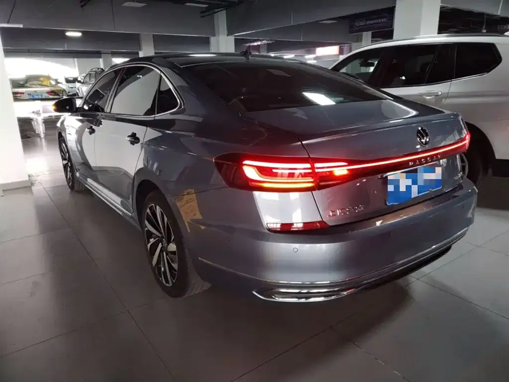 Volkswagen Passat — фото 5