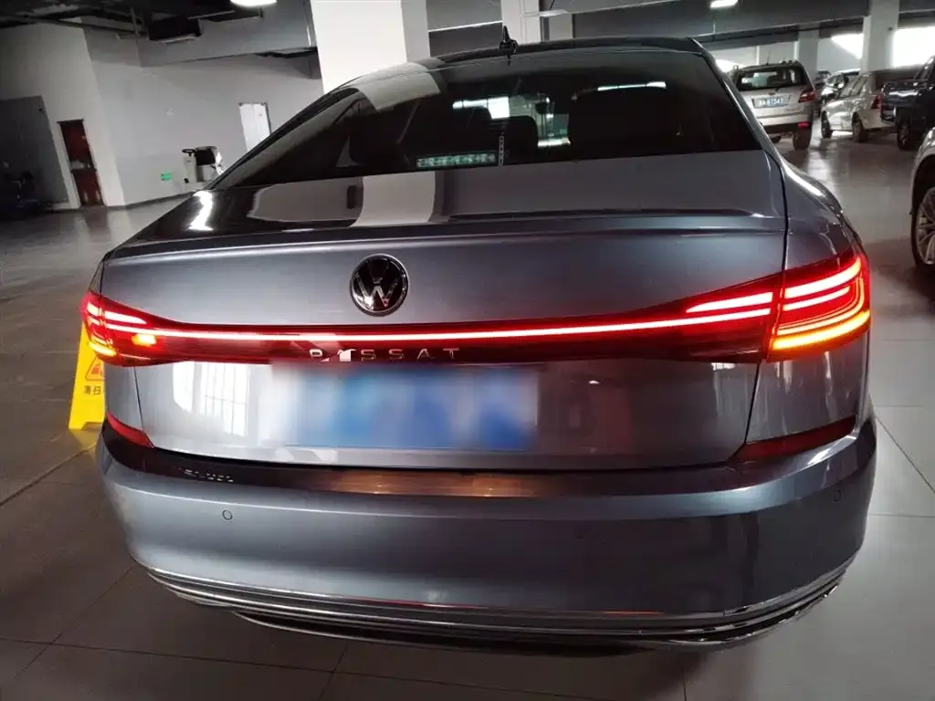 Volkswagen Passat — фото 3