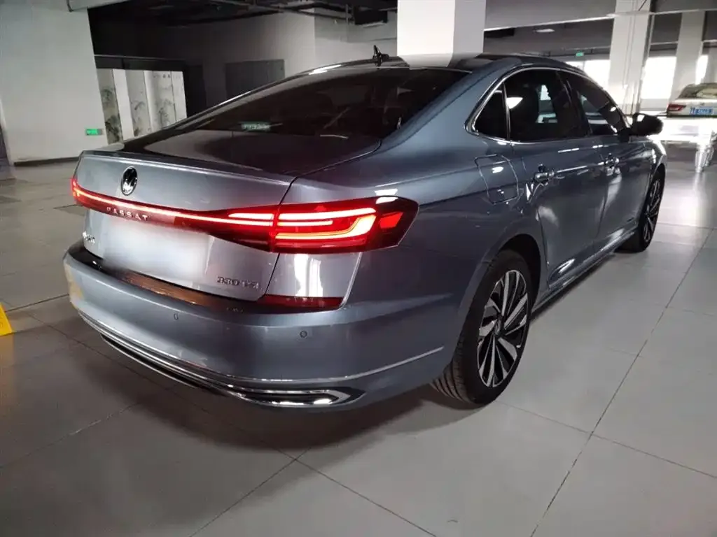 Volkswagen Passat — фото 4