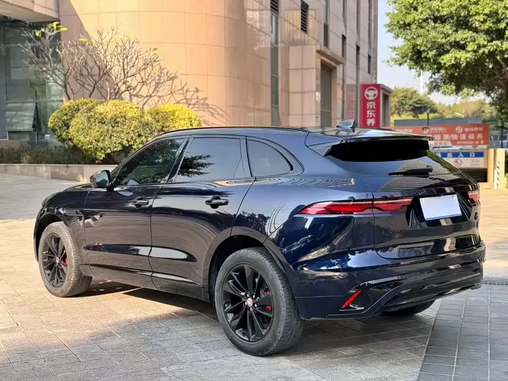 Jaguar F-PACE — фото 4