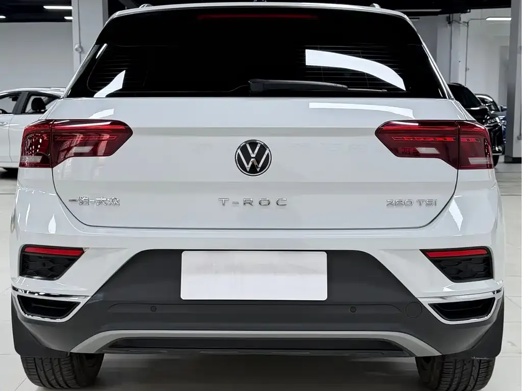 Volkswagen T-Roc — фото 7
