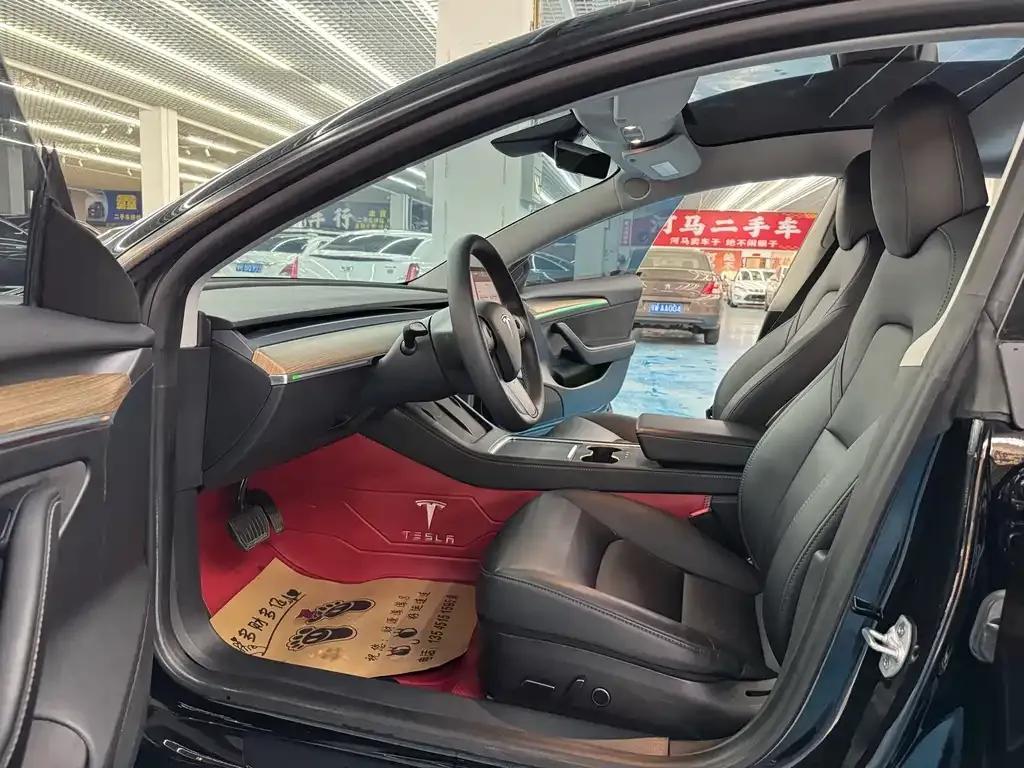 Tesla Model 3 — фото 4