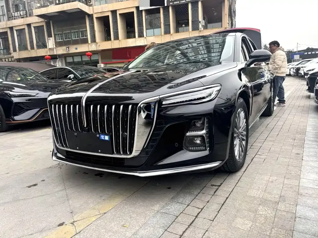 Hongqi H5 — фото 1