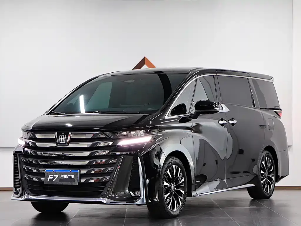 Toyota Vellfire — фото 1