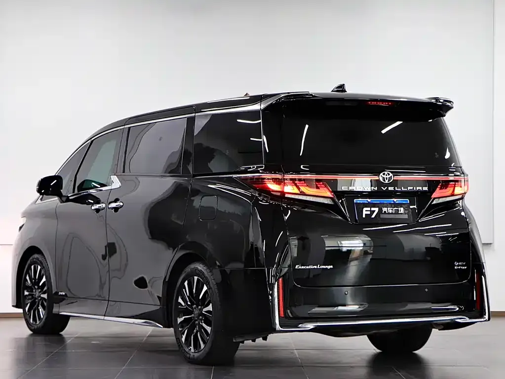 Toyota Vellfire — фото 6