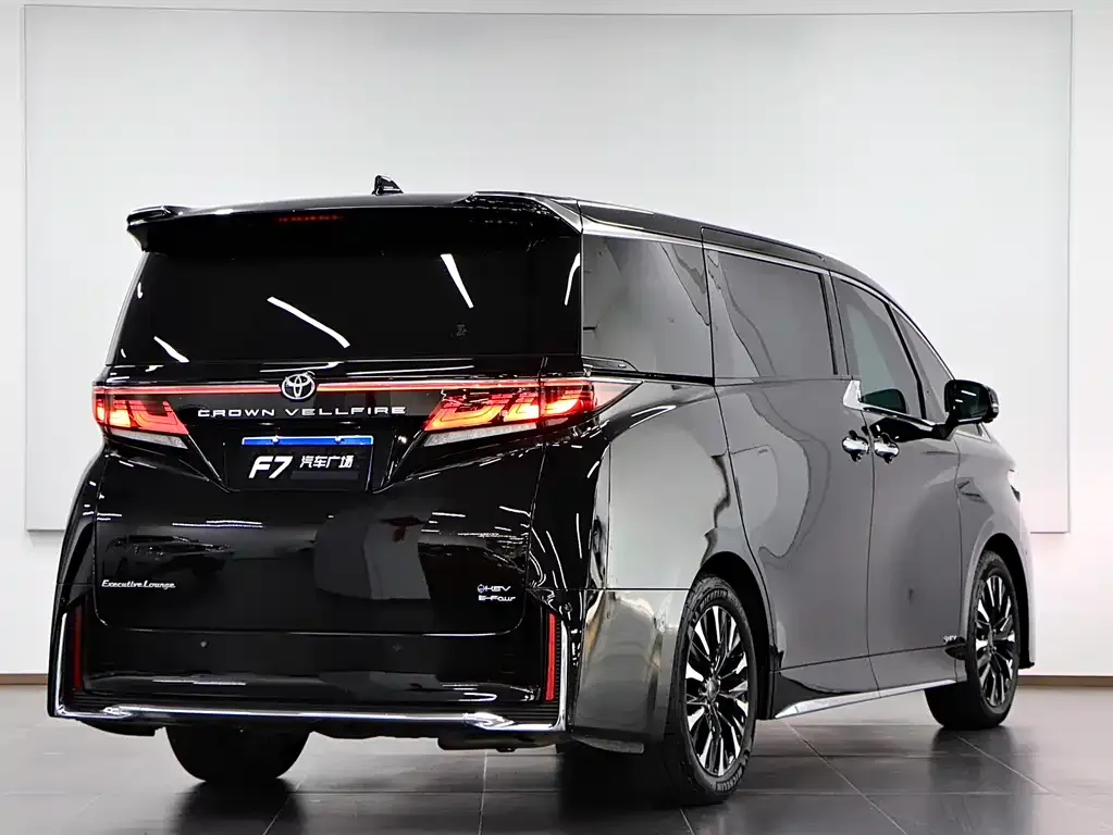 Toyota Vellfire — фото 3