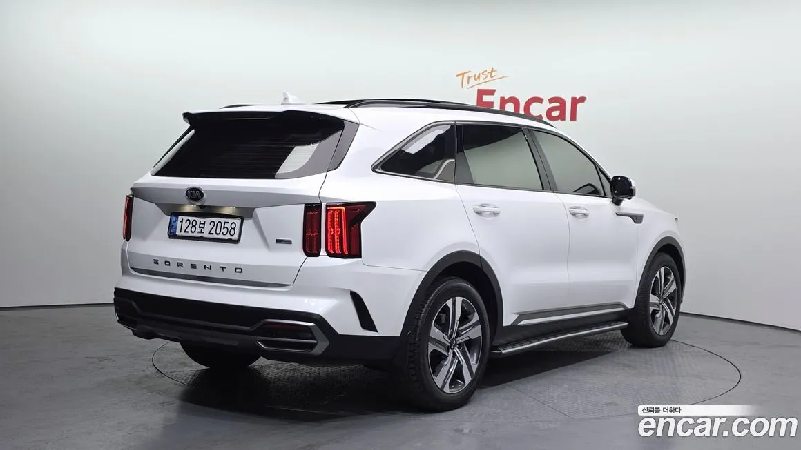 Kia Sorento — фото 10