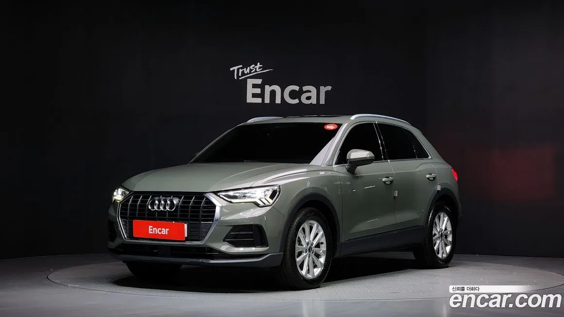 Audi Q3 — фото 1