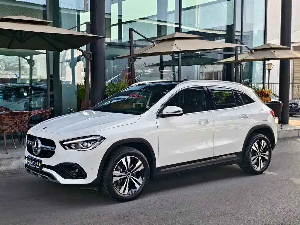 Mercedes-Benz GLA — фото 1