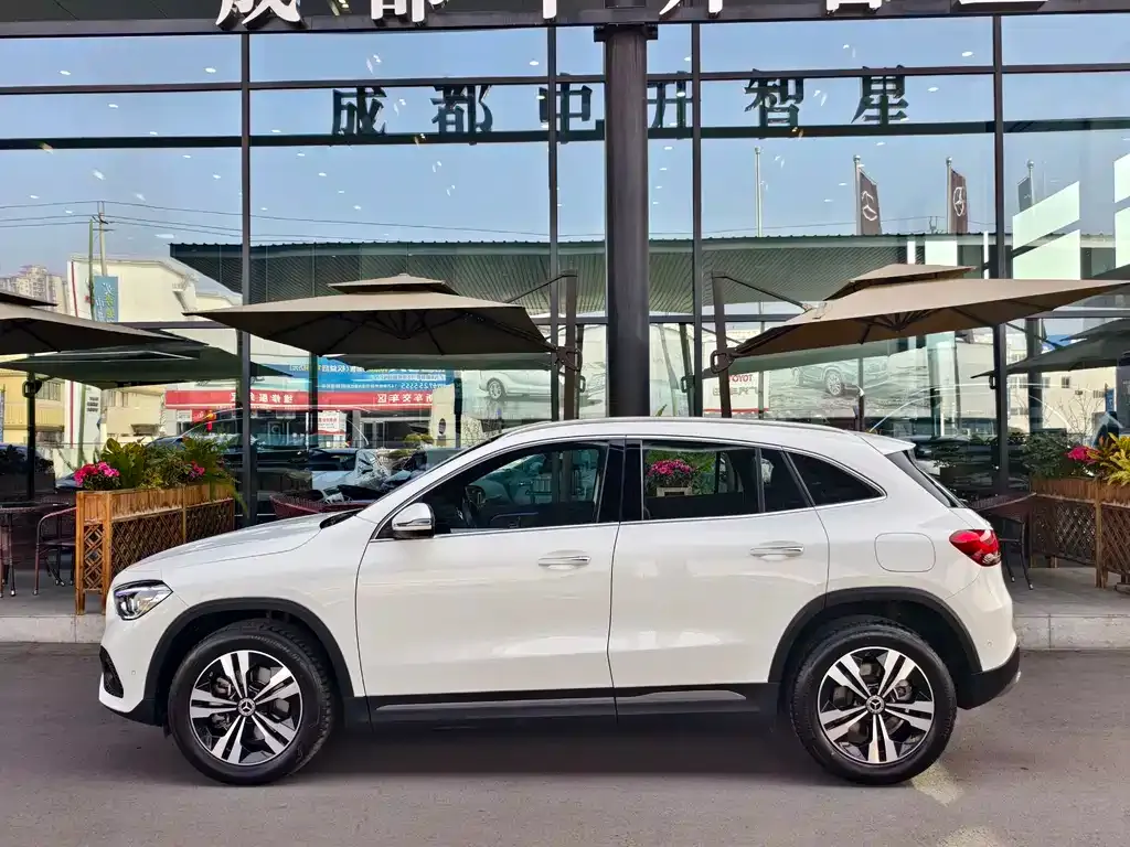 Mercedes-Benz GLA — фото 6