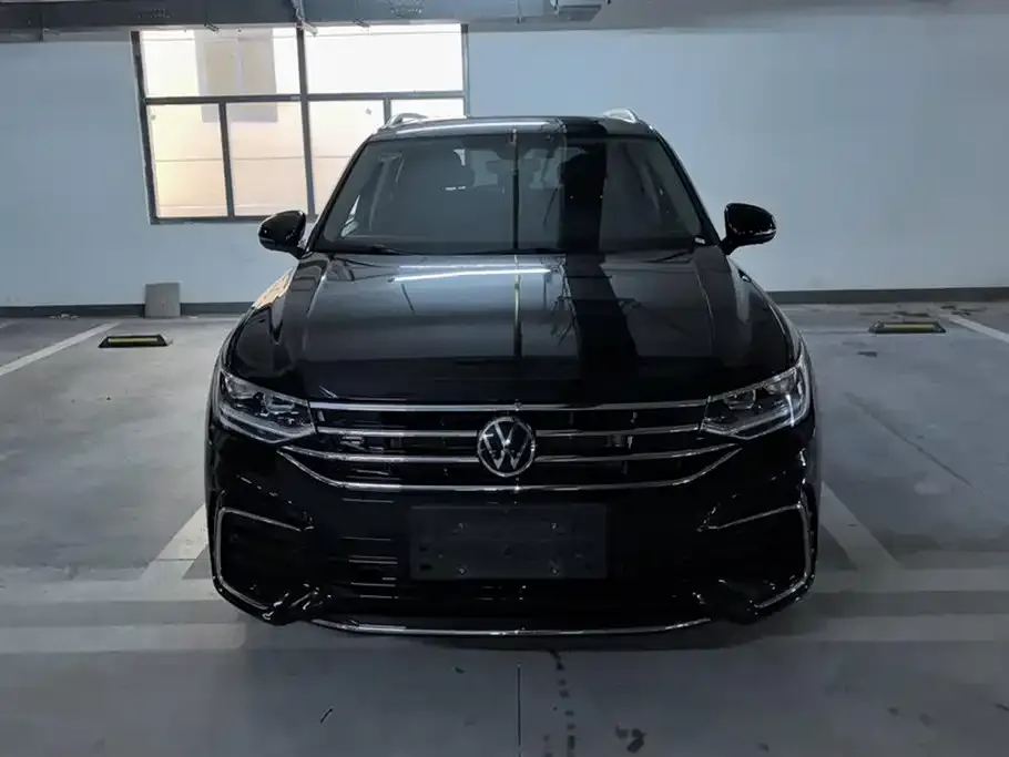 Volkswagen Tiguan L — фото 5