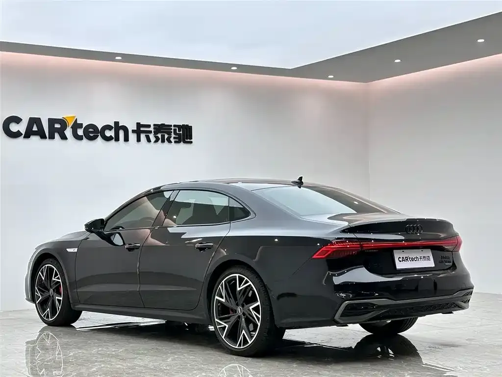 Audi A7L — фото 5