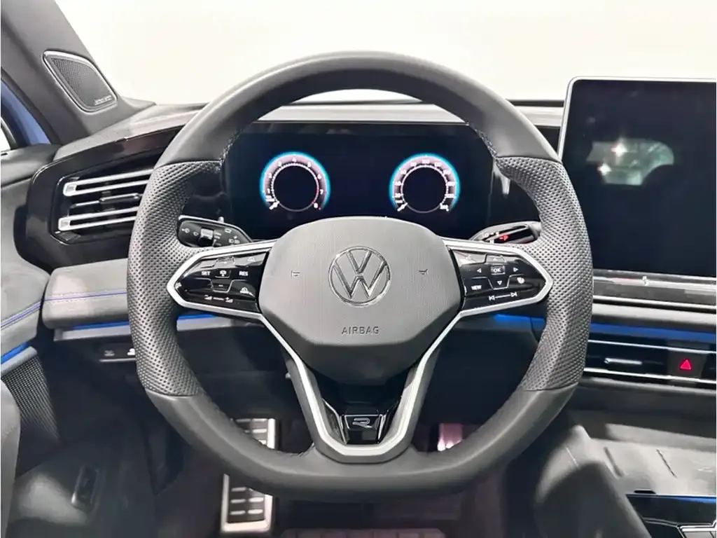 Volkswagen Tiguan L — фото 6