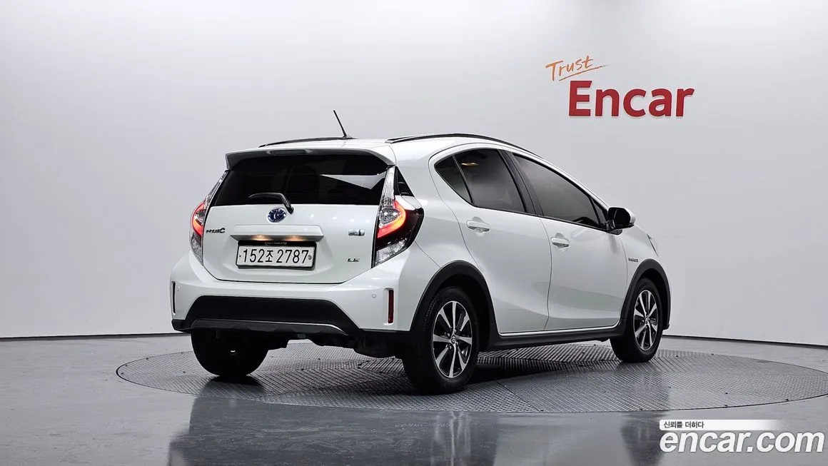 Toyota Prius — фото 5