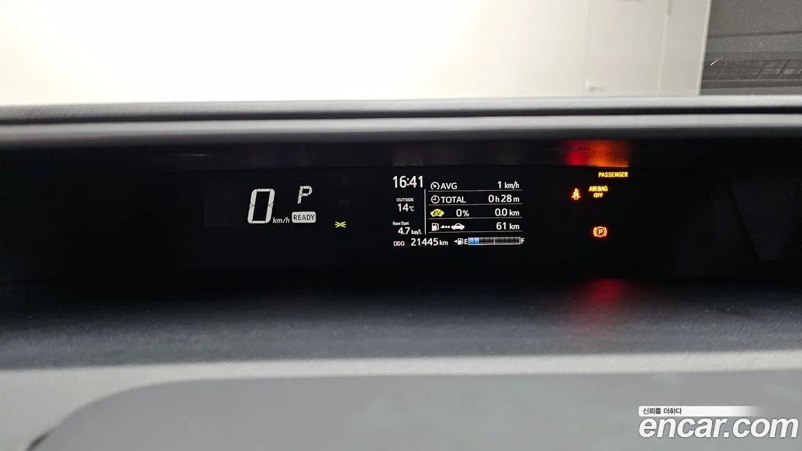 Toyota Prius — фото 4