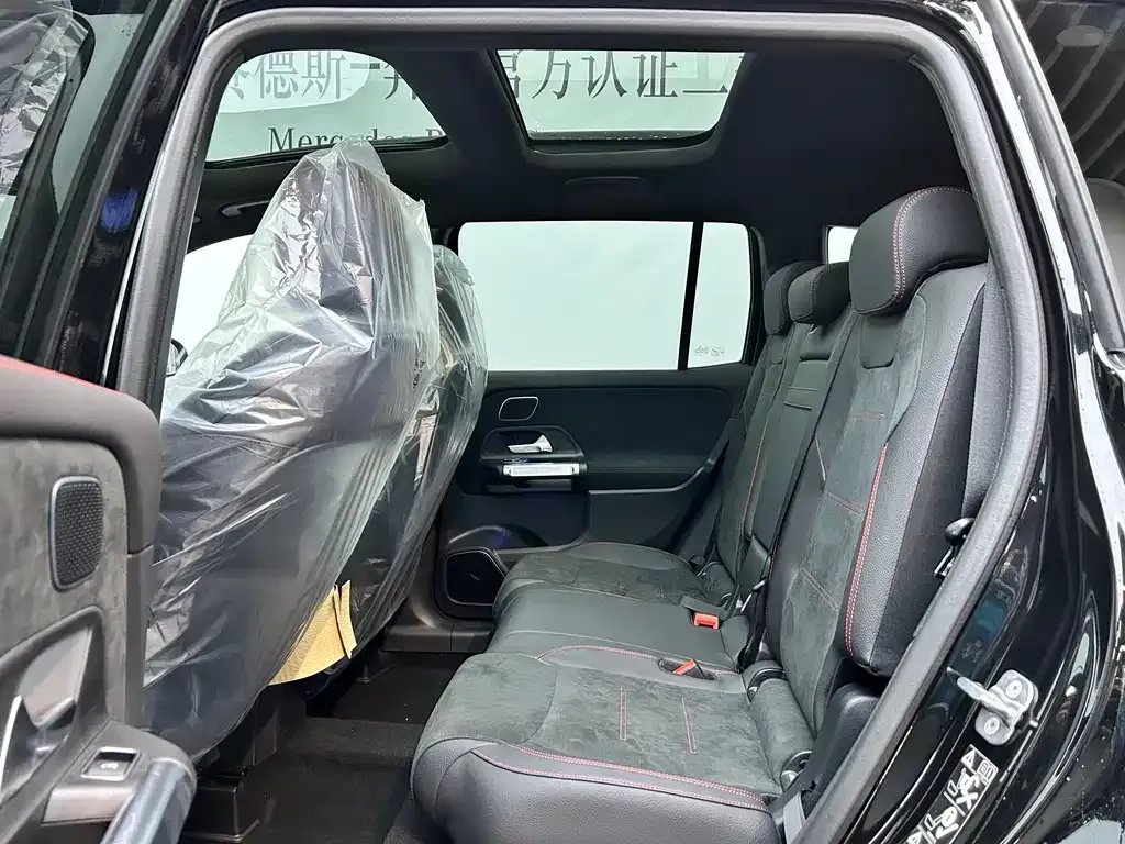 Mercedes-Benz GLB AMG — фото 10