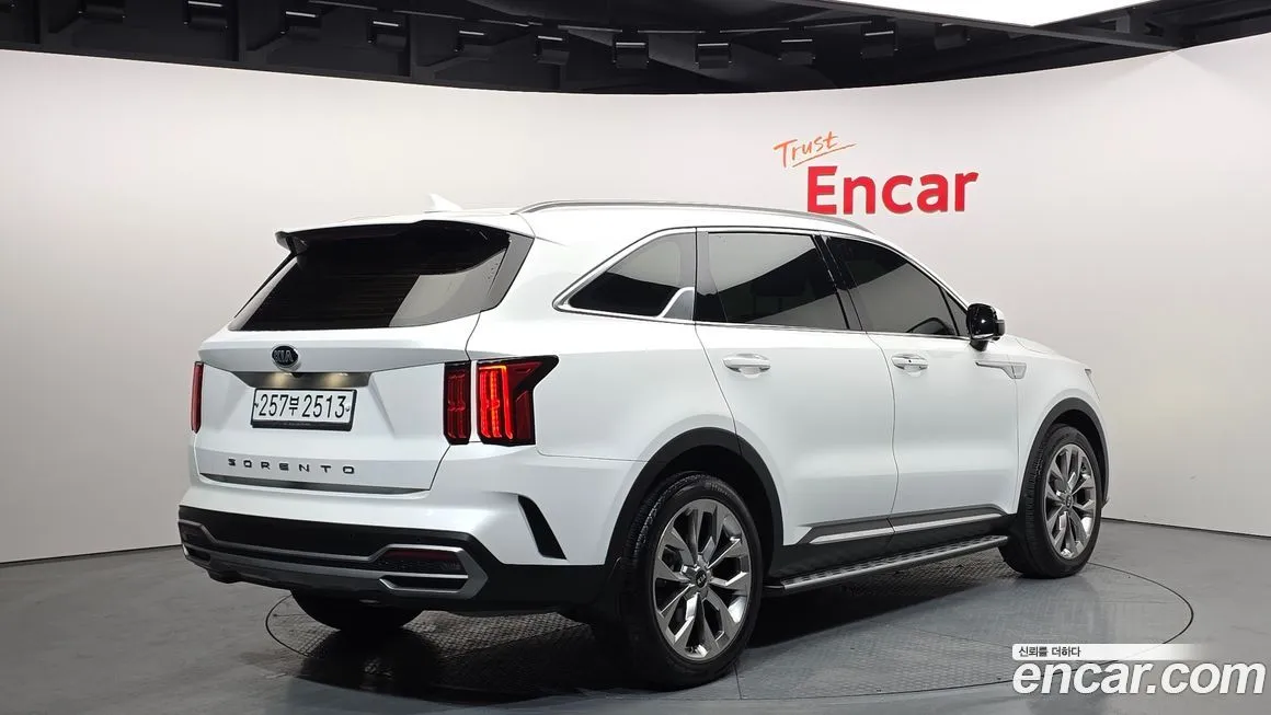 Kia Sorento — фото 10