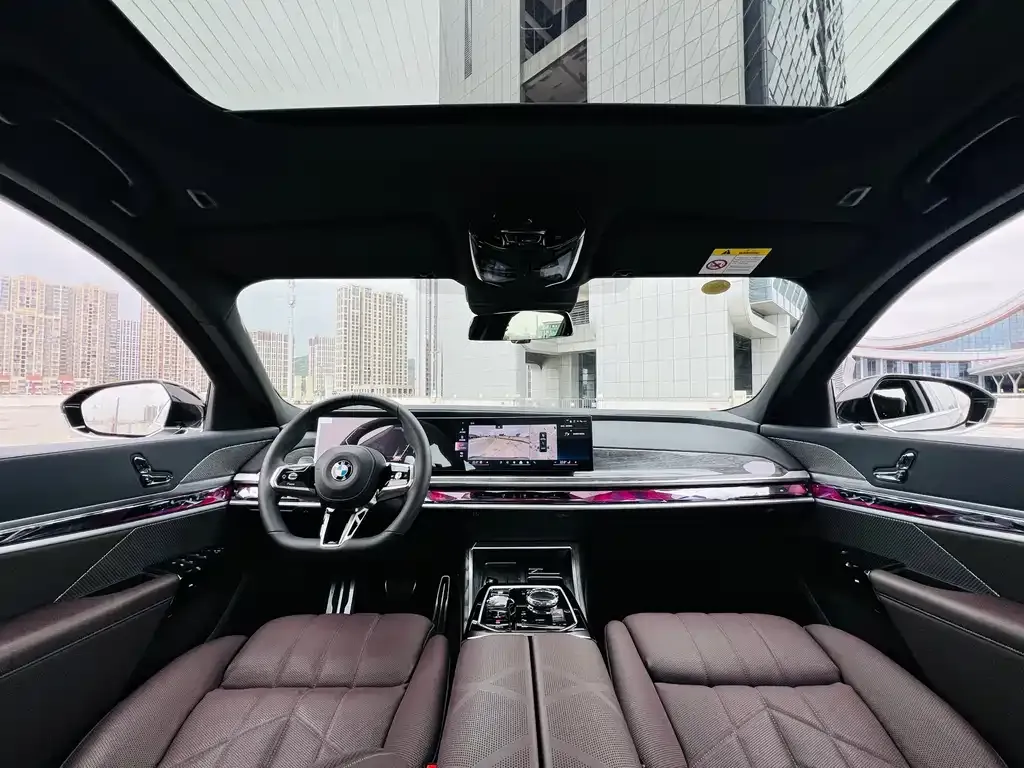 BMW 7 Series — фото 10