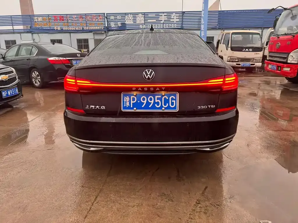 Volkswagen Passat — фото 6