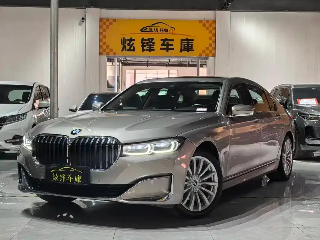 BMW 7 Series — фото 1