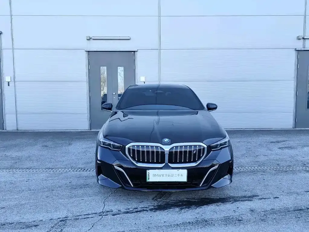 BMW i5 — фото 5
