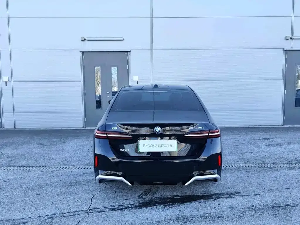 BMW i5 — фото 3