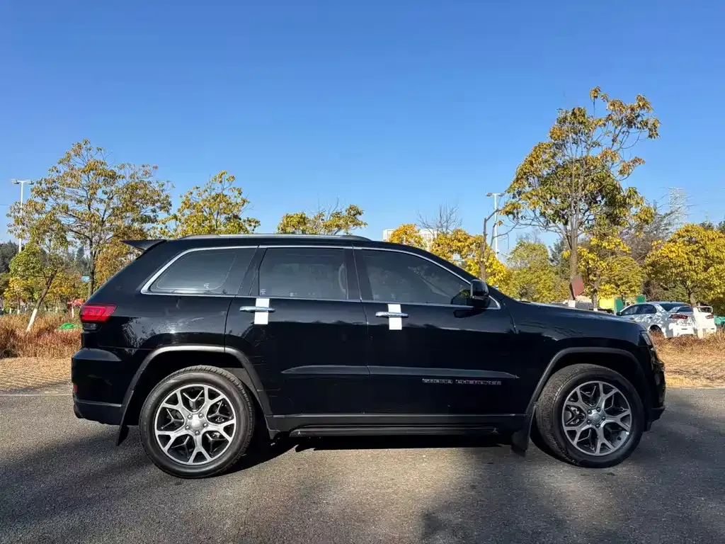 Jeep Grand Cherokee (Import) — фото 3