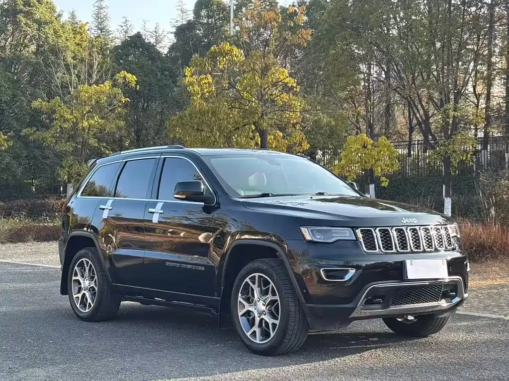 Jeep Grand Cherokee (Import) — фото 10