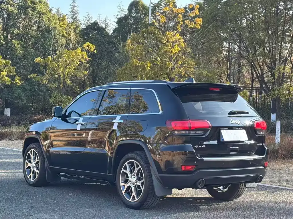 Jeep Grand Cherokee (Import) — фото 9
