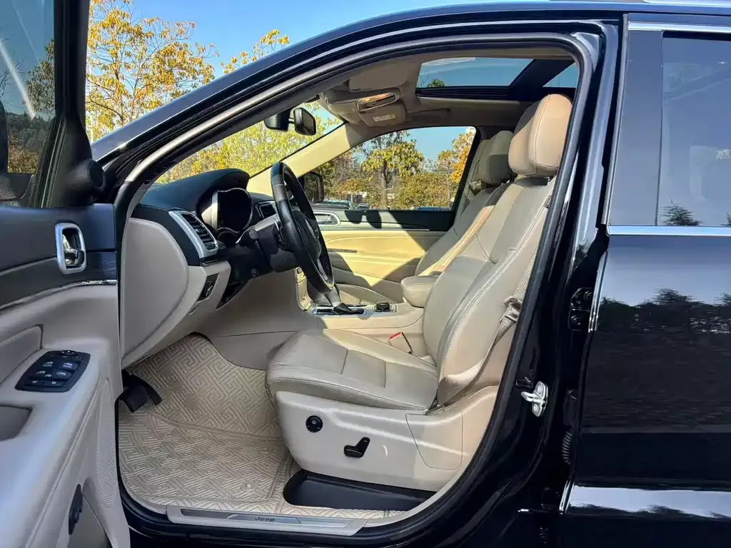 Jeep Grand Cherokee (Import) — фото 6