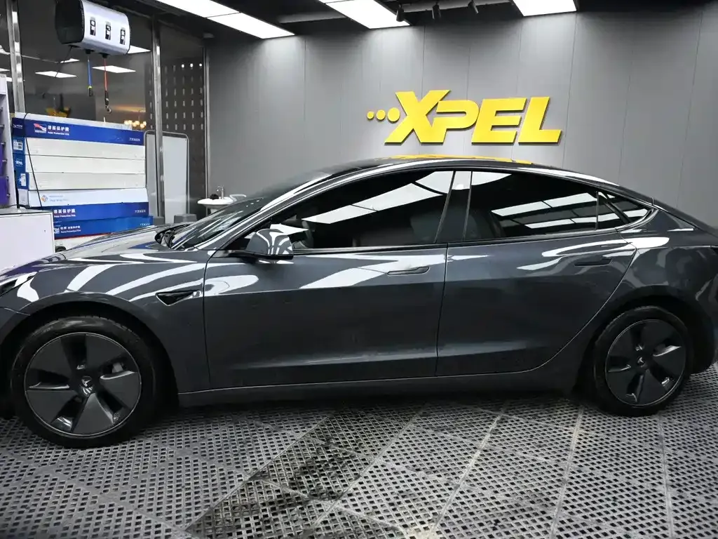 Tesla Model 3 — фото 8