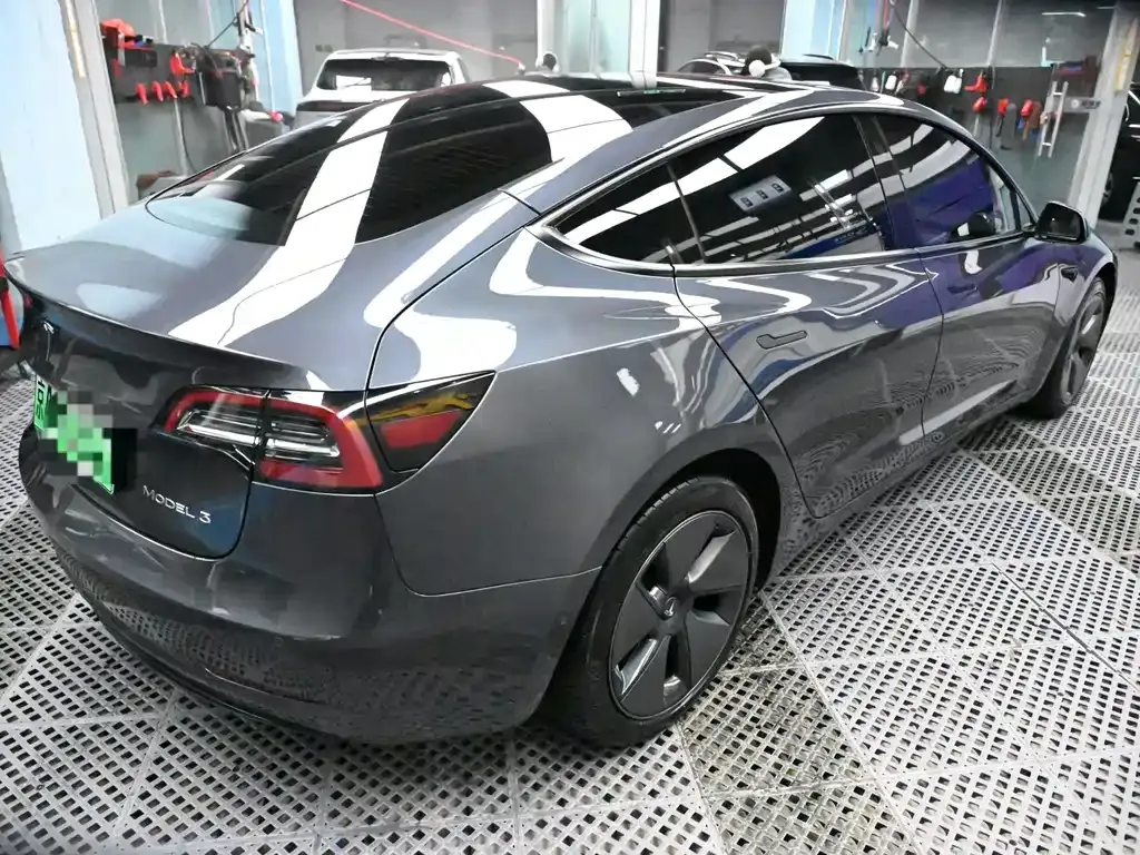 Tesla Model 3 — фото 7